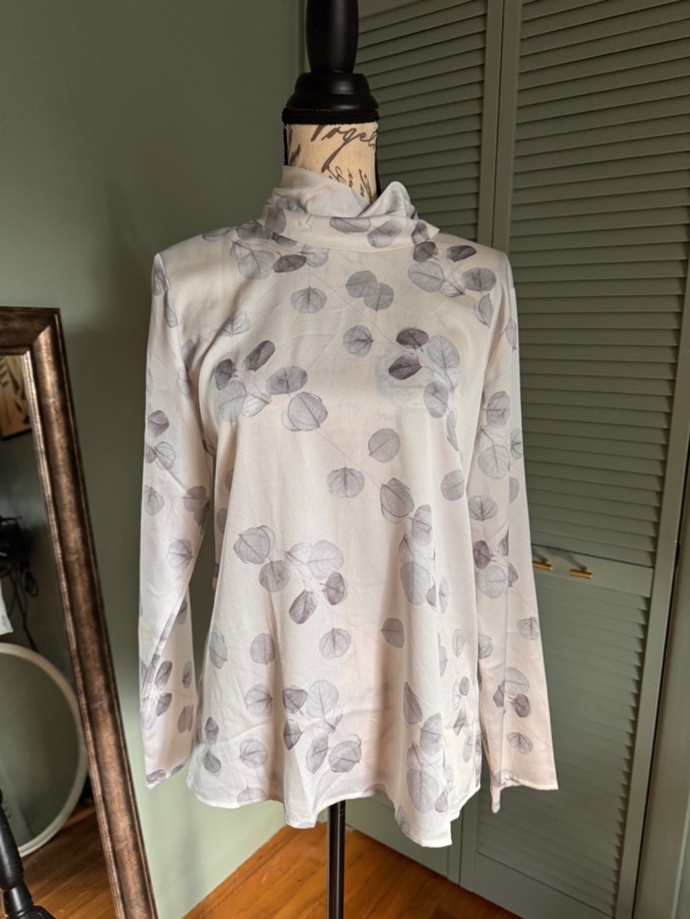 Banana Republic Cream Turtleneck Top with Gray Leaf Print